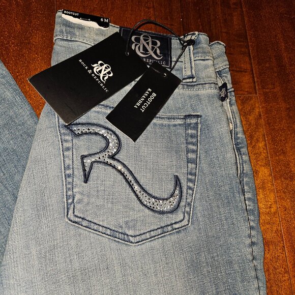 Rock & Republic Denim - ROCK & REPUBLIC Kassandra Bootcut Jeans - Size 6M